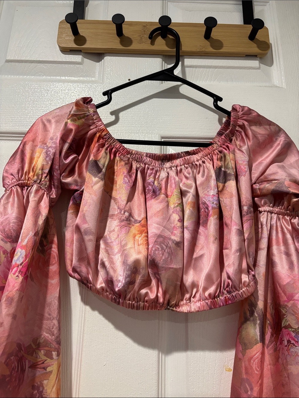 Pink Floral Off-Shoulder Puff Sleeve Crop Top - Picture 2 of 4